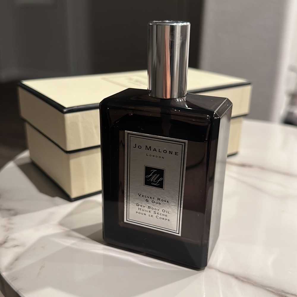Jo Malone London Velvet Rose & Oud Dry Body Oil Sold Out